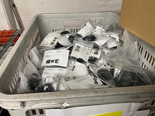 Partij zonnepaneel installatie materiaal - afbeelding 2 van  14