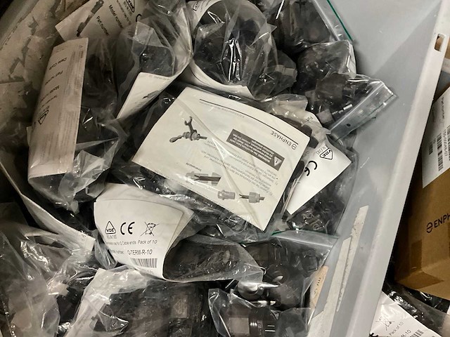 Partij zonnepaneel installatie materiaal - afbeelding 6 van  14