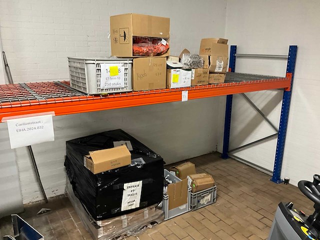 Partij zonnepaneel installatie materiaal - afbeelding 1 van  14