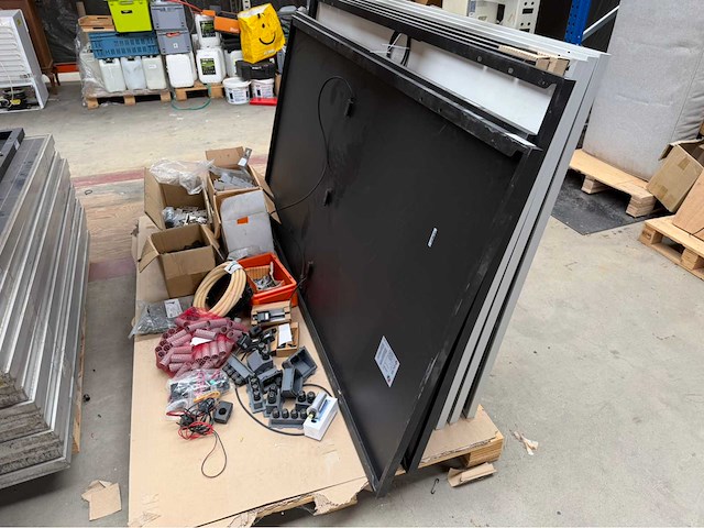 Partij zonnepaneel installatie materiaal - afbeelding 1 van  12
