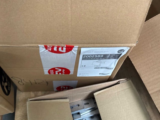 Partij zonnepaneel installatiematerialen - afbeelding 5 van  6