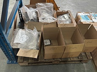 Partij zonnepaneel installatiematerialen - afbeelding 8 van  22