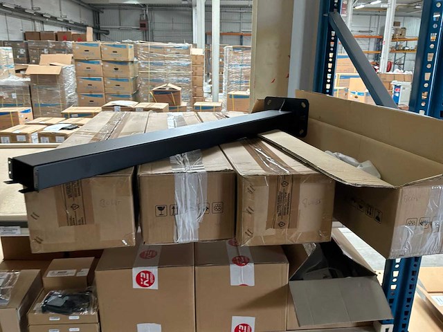 Partij zonnepaneel installatiematerialen - afbeelding 16 van  22