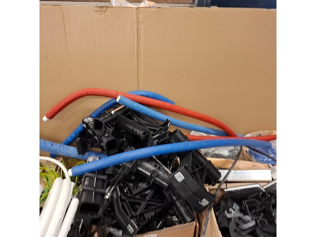 Partij zonnepaneel montagemateriaal en toebehoren - afbeelding 2 van  20