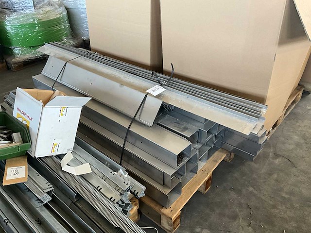 Partij zonnepaneel montagemateriaal - afbeelding 8 van  12