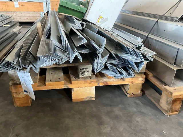 Partij zonnepaneel montagemateriaal - afbeelding 11 van  12