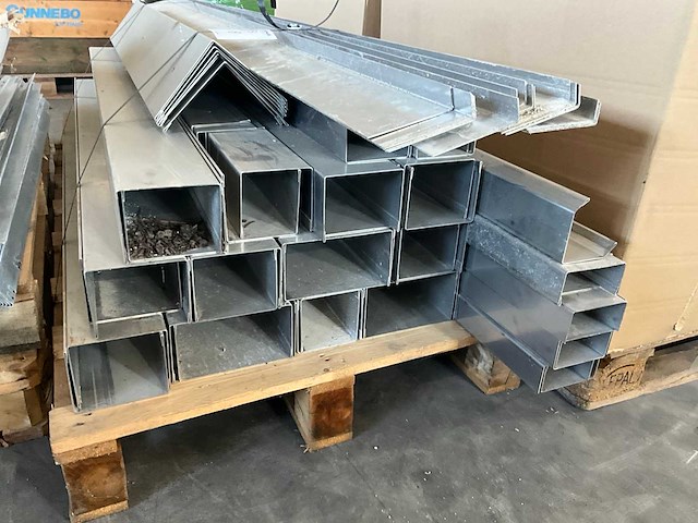 Partij zonnepaneel montagemateriaal - afbeelding 12 van  12