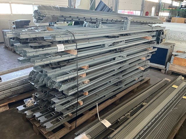 Partij zonnepaneel montagesteun - afbeelding 3 van  5