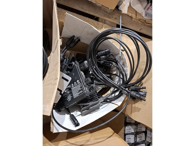 Partij zonnepaneel toebehoren o.a. huawei, sma, solar edge - afbeelding 8 van  19