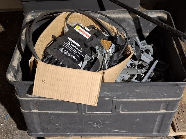 Partij zonnepaneel toebehoren - afbeelding 2 van  16