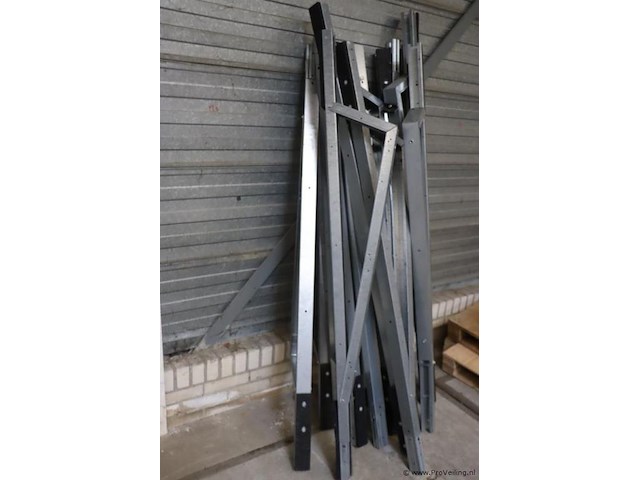 Partij zonnepaneelprofielen - afbeelding 2 van  6