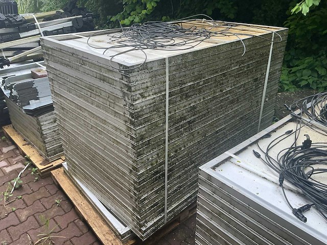 Partij zonnepanelen met toebehoren - afbeelding 10 van  17