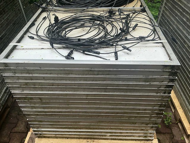 Partij zonnepanelen met toebehoren - afbeelding 11 van  17