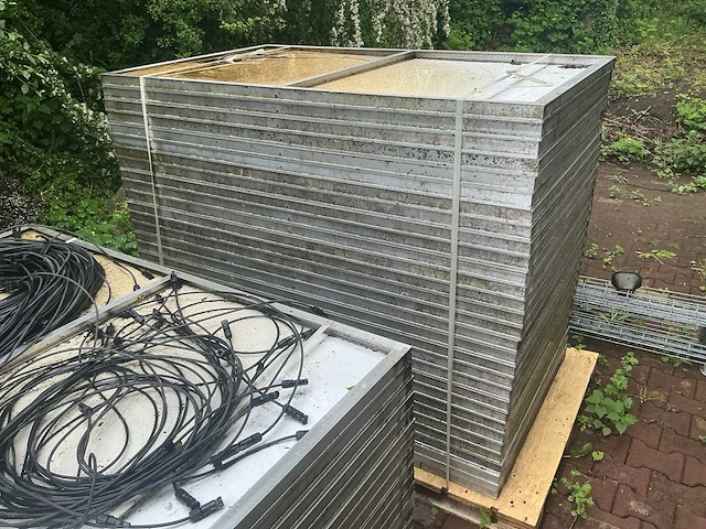 Partij zonnepanelen met toebehoren - afbeelding 6 van  17