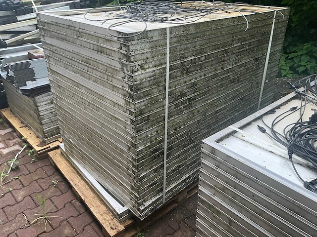 Partij zonnepanelen met toebehoren - afbeelding 17 van  17