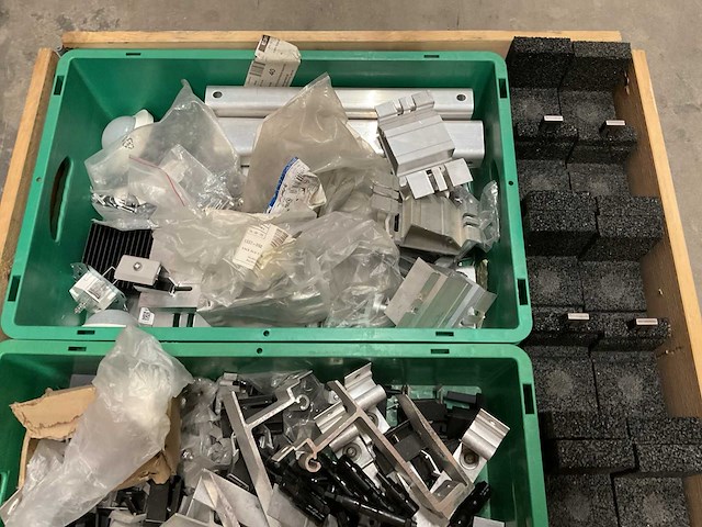 Partij zonnepanelen montage toebehoren - afbeelding 3 van  8