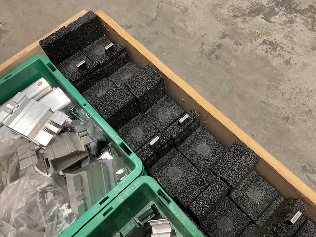 Partij zonnepanelen montage toebehoren - afbeelding 8 van  8