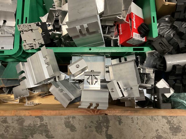 Partij zonnepanelen montage toebehoren - afbeelding 5 van  8