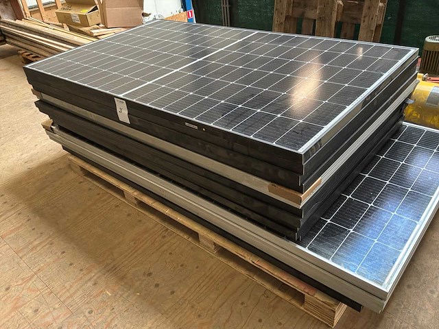 Partij zonnepanelen - afbeelding 2 van  11