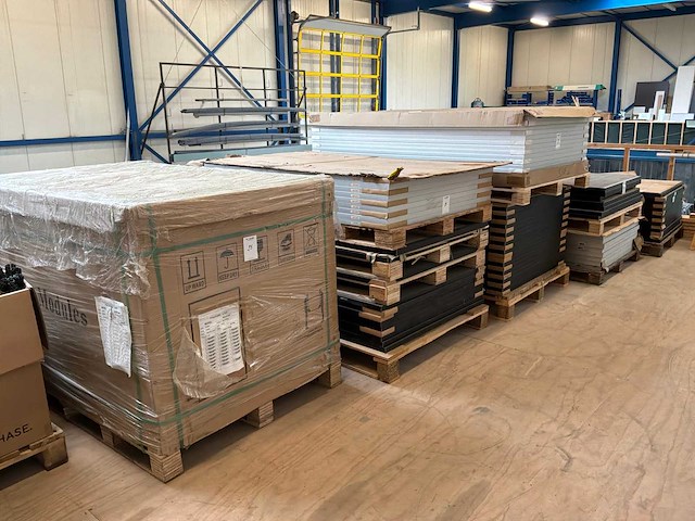 Partij zonnepanelen - afbeelding 1 van  11