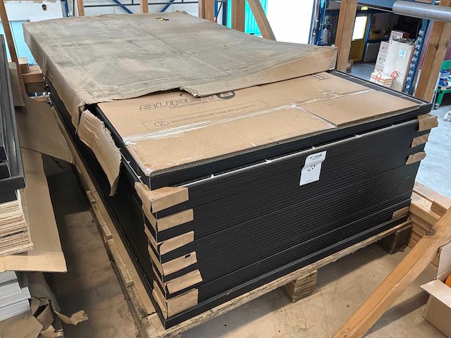 Partij zonnepanelen - afbeelding 9 van  11