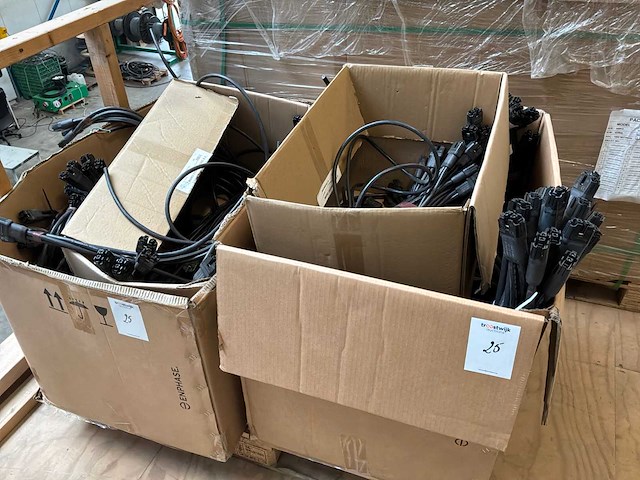 Partij zonnepanelen - afbeelding 10 van  11