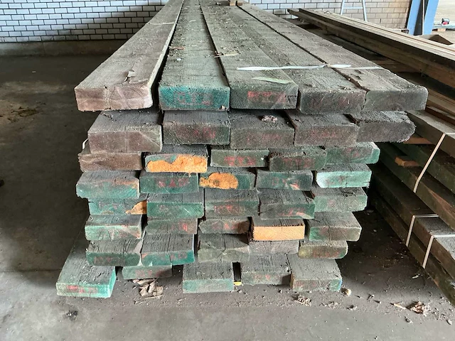 Partij zwaar houten balkhout – 207 stuks – ca. 20,6 m³ – lengtes tot 5,9 m - afbeelding 3 van  10