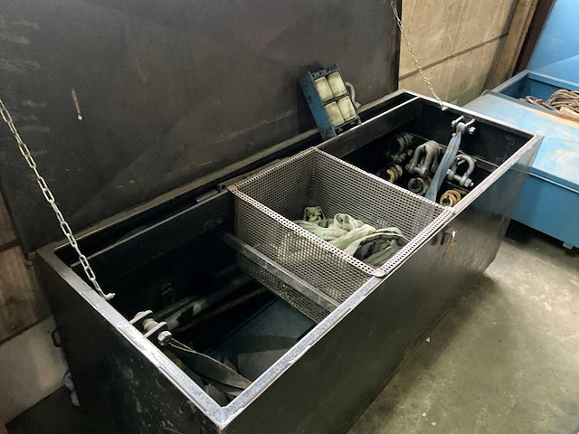 Partij zwaar transport-/ hijsmateriaal - afbeelding 1 van  4