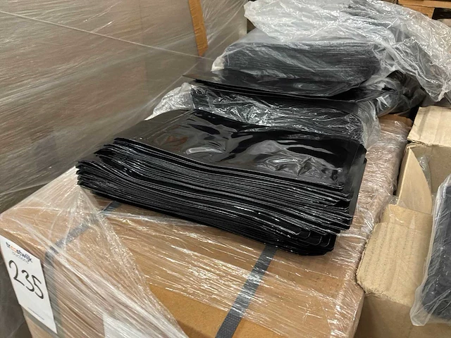 Partij zwarte kunststof gripzakken met seal sluiting (8500x) - afbeelding 3 van  4