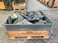 Partij zwarte laarzen en kisten - afbeelding 2 van  4