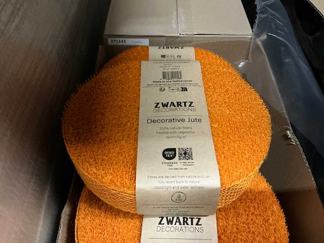 Partij zwartz decorations 5cm decorative jute 8170 40m r apricot (54x) - afbeelding 1 van  2