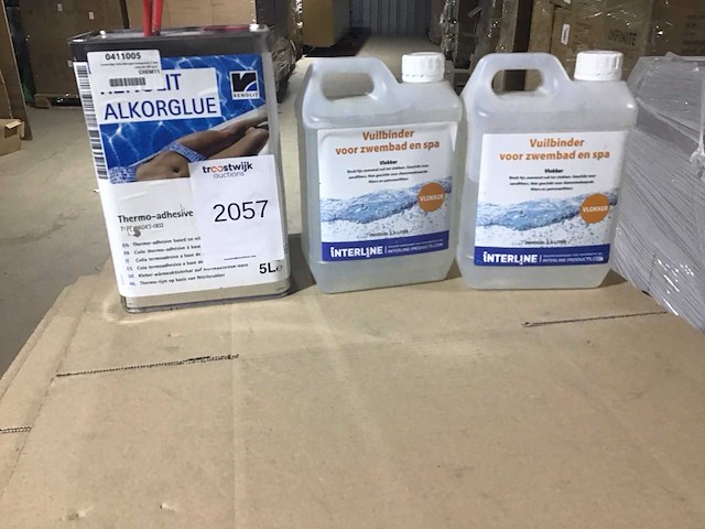 Partij zwembad onderhoudsmiddelen - afbeelding 1 van  2