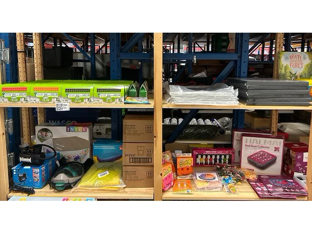Partij zwembad, outdoor, speelgoed en cosmetica w.o. intex, biobuddi - afbeelding 1 van  14