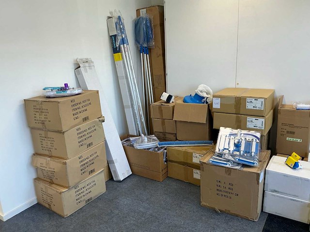 Partij zwembad schoonmaak accessoires - afbeelding 1 van  6