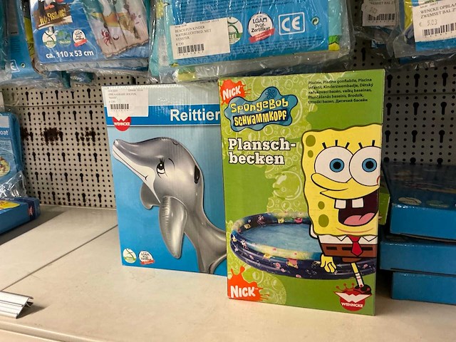 Partij zwembaden en speelgoed - afbeelding 4 van  26