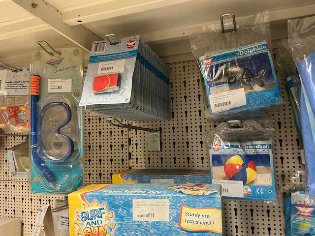 Partij zwembaden en speelgoed - afbeelding 7 van  26