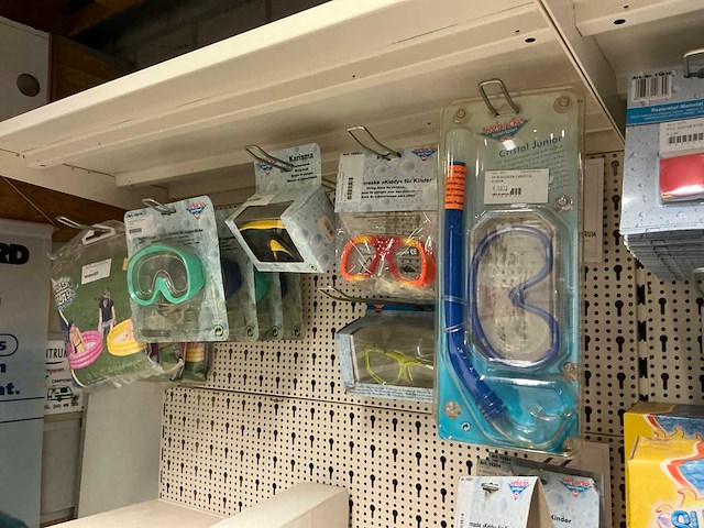 Partij zwembaden en speelgoed - afbeelding 8 van  26