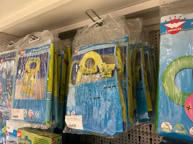 Partij zwembaden en speelgoed - afbeelding 24 van  26