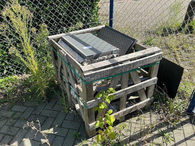 Partij zwembadrand stenen - afbeelding 6 van  7
