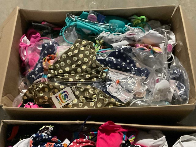 Partij zwemkleding (ca. 250x) - afbeelding 2 van  5