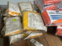 Partij zwemvesten, kledingzakken en thermische zakken - afbeelding 2 van  6