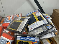 Partij zwemvesten, kledingzakken en thermische zakken - afbeelding 4 van  6