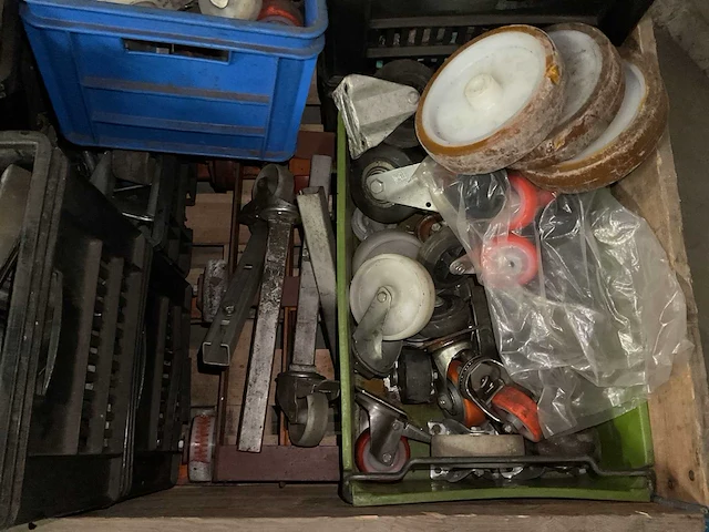 Partij zwenkwielen en bokwielen - afbeelding 4 van  5