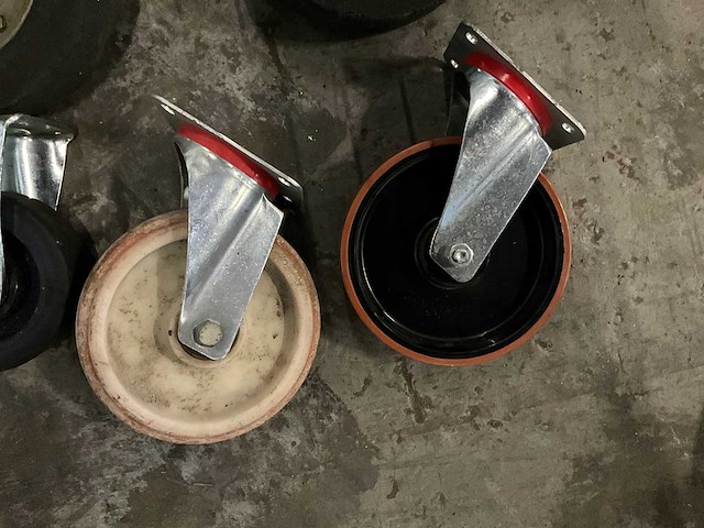 Partij (zwenk)wielen in diverse maten circa 50 stuks - afbeelding 2 van  6