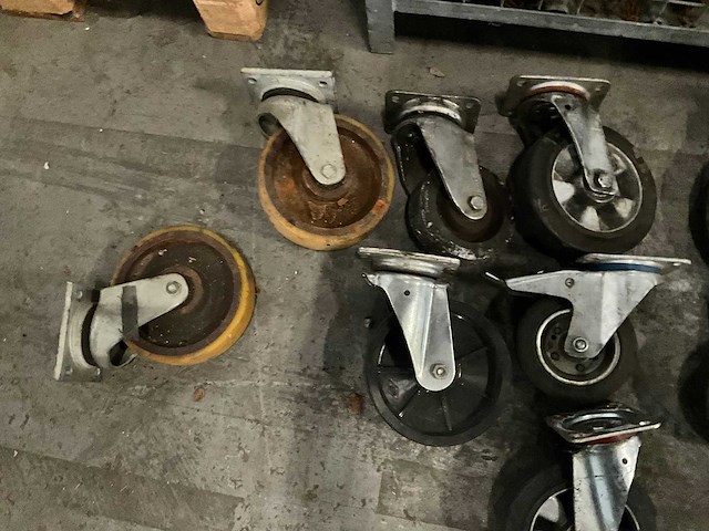 Partij (zwenk)wielen in diverse maten circa 50 stuks - afbeelding 3 van  6