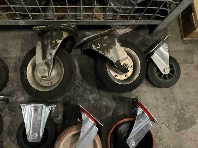 Partij (zwenk)wielen in diverse maten circa 50 stuks - afbeelding 4 van  6