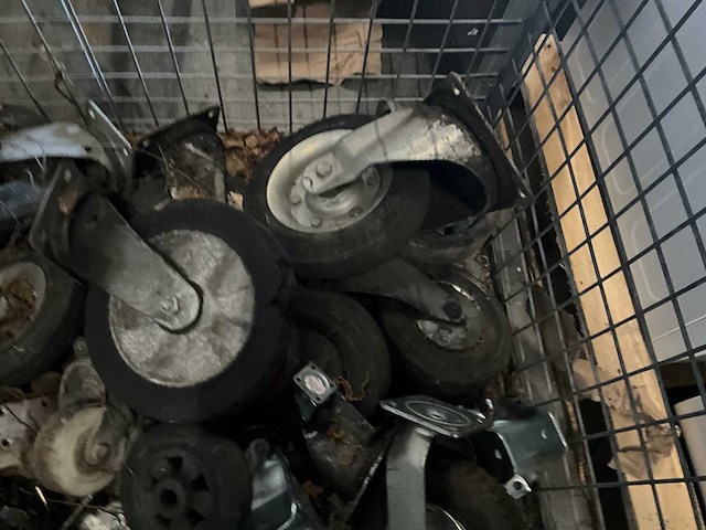 Partij (zwenk)wielen in diverse maten circa 50 stuks - afbeelding 6 van  6