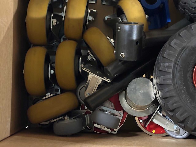 Partij zwenkwielen & transportwielen - afbeelding 7 van  7