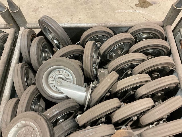 Partij zwenkwielen - afbeelding 2 van  4