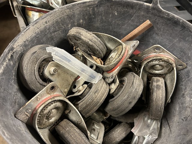 Partij zwenkwielen - afbeelding 3 van  5